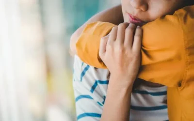 Los abrazos ayudan a las mujeres a enfrentar el estrés